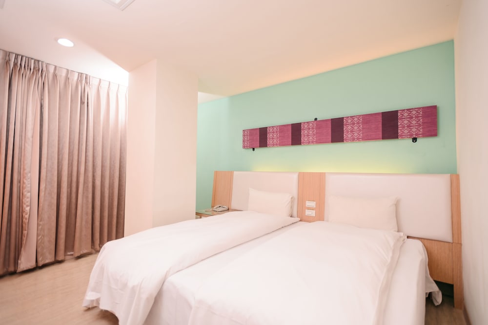 i-Deal Hotel 20/59