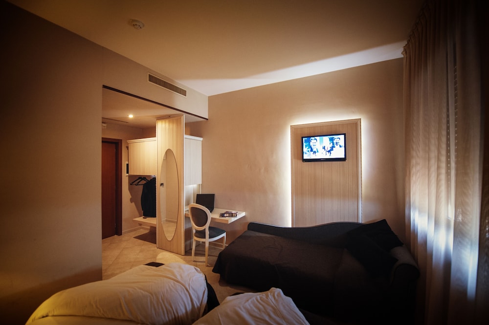 Classic, Double Bed, Sofa, Middle Bed