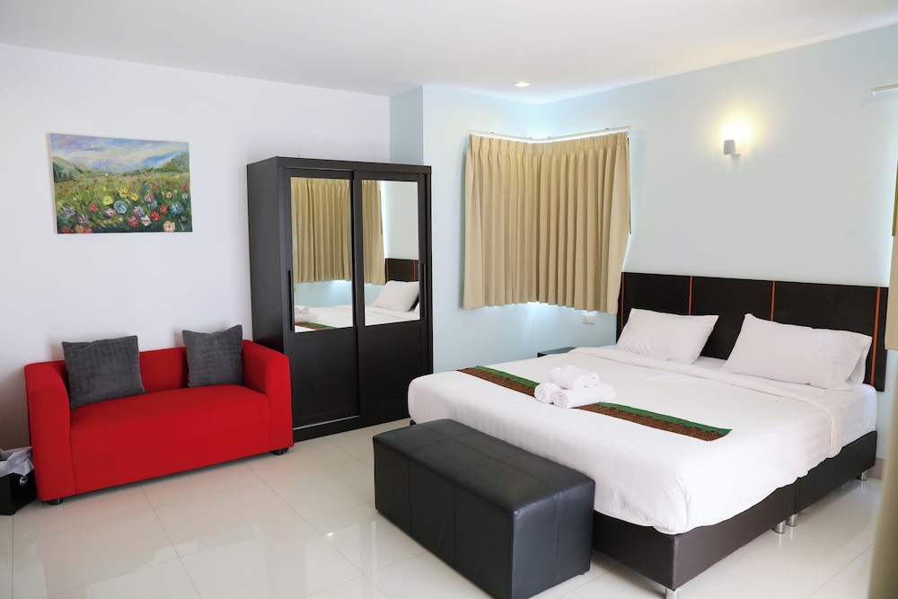 La Viva Hotel 8/30