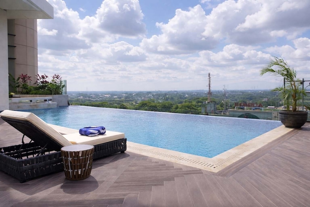 Trans Hotel Jakarta 47/50