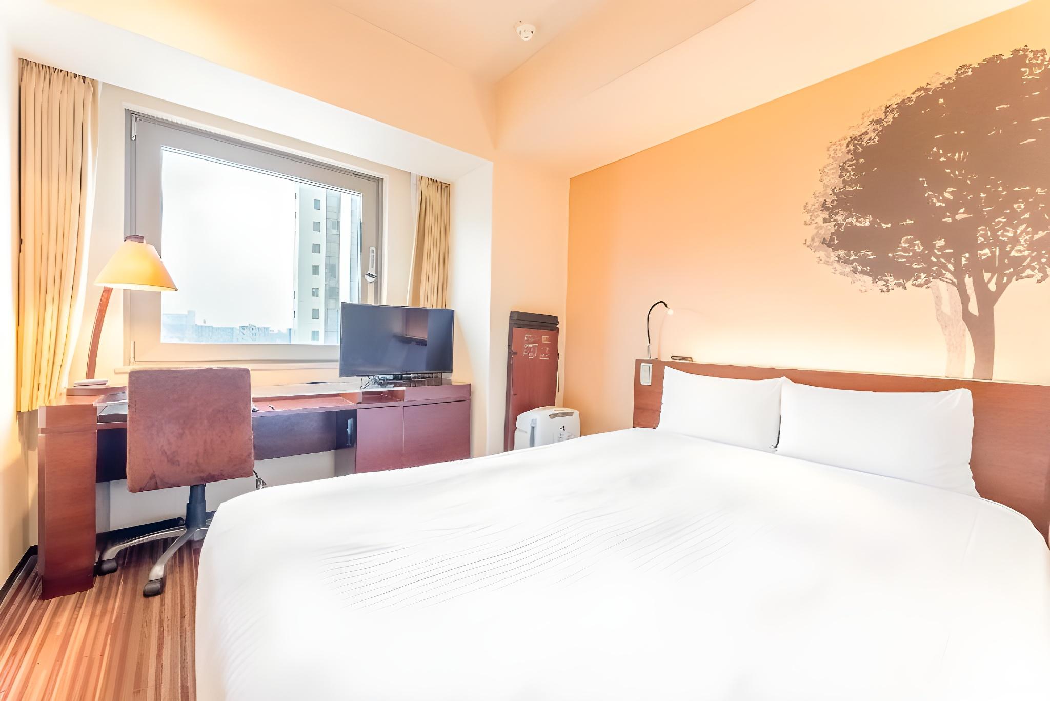 ROOM, SEMI DOUBLE BED