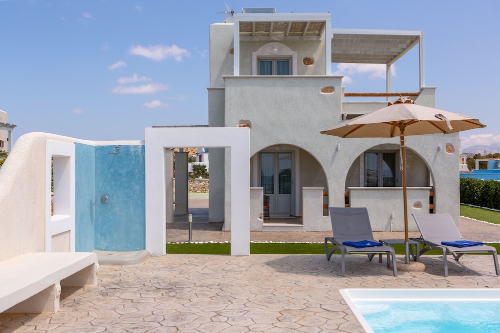 Sun and Moon Villas and Suites 3/72