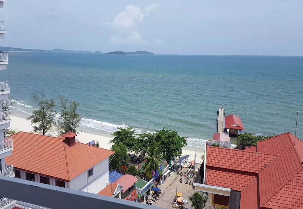 Aristocrat Residence Hotel 73/80