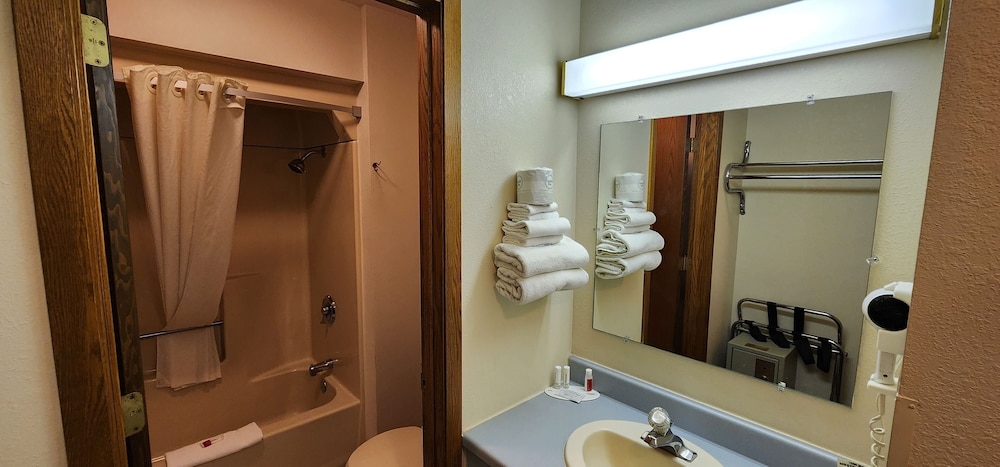 Queen Beds with Kitchenette