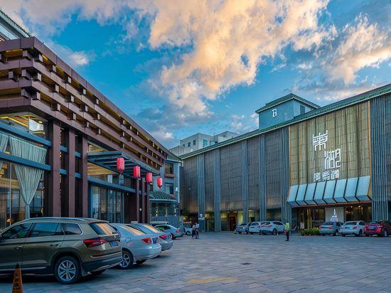 Donghu Grand Hotel 41/49