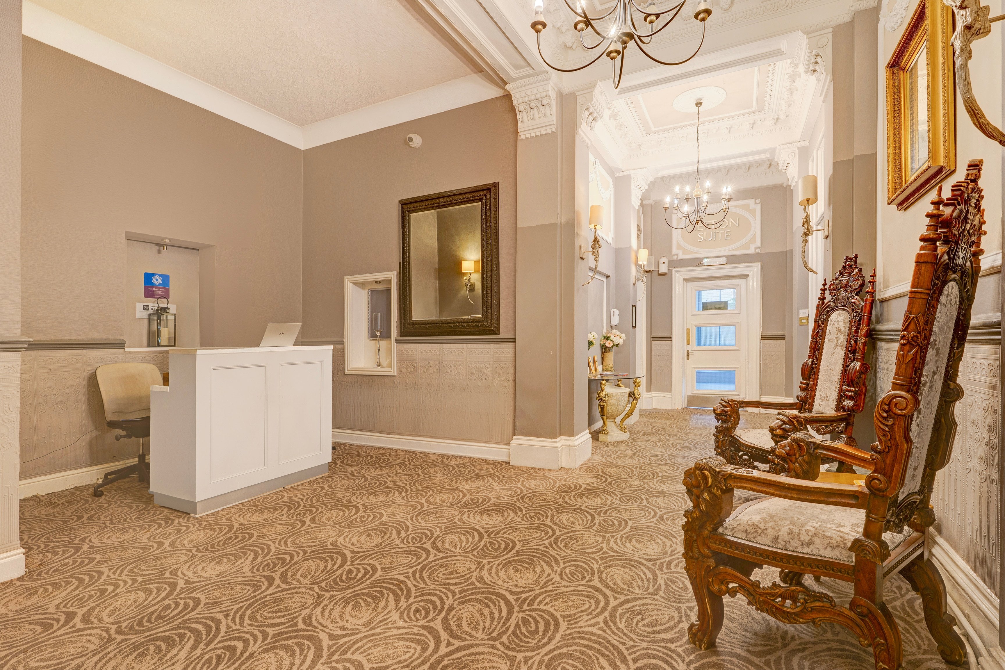 Lobby at Liverpool Aigburth Sefton Park Hotel By Belvilla, LIVERPOOL