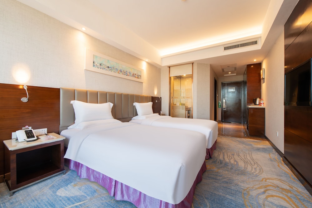 L Hotel Changsheng 40/62