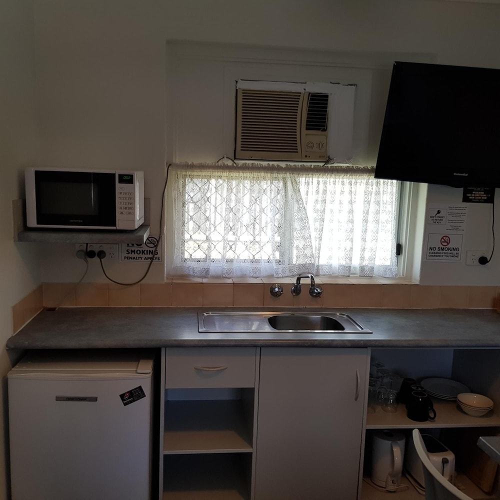 Motel Lodge 32/53