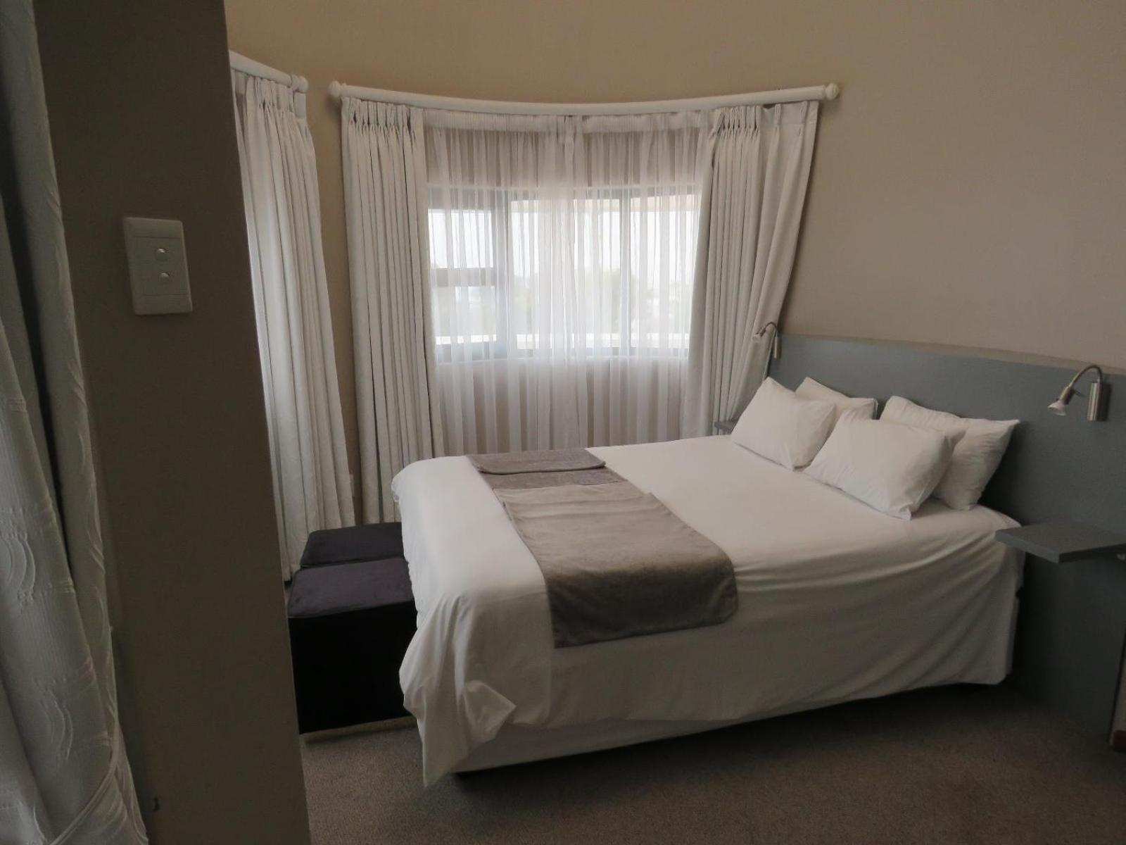 St Helena Bay Hotel 5/21