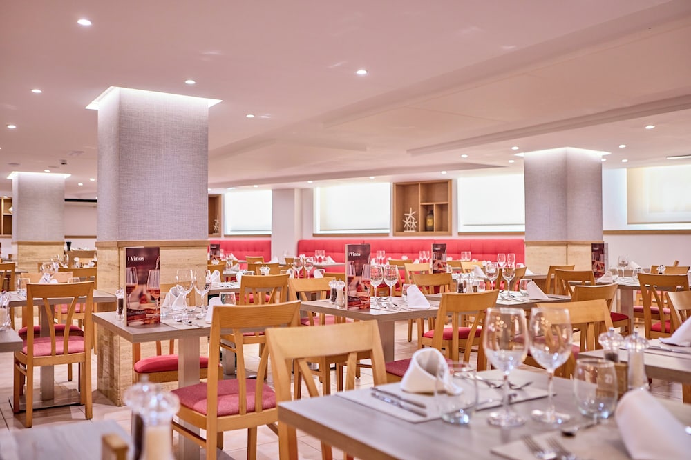 Universal Hotel Perla 37/50