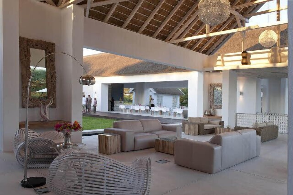 Emanya@Etosha Game Lodge 11/28