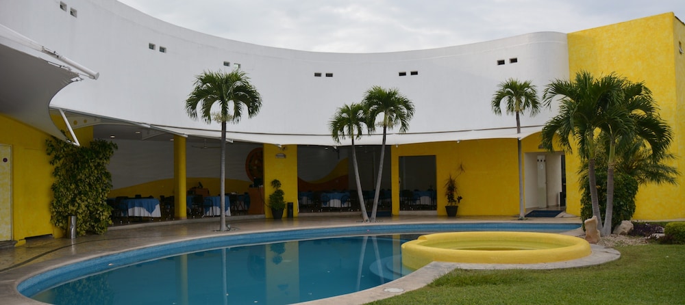 Magico Inn Hotel 39/41