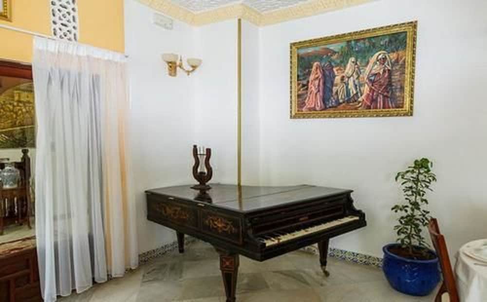 Lobby at Hotel Kerdada, BOUSSAADA