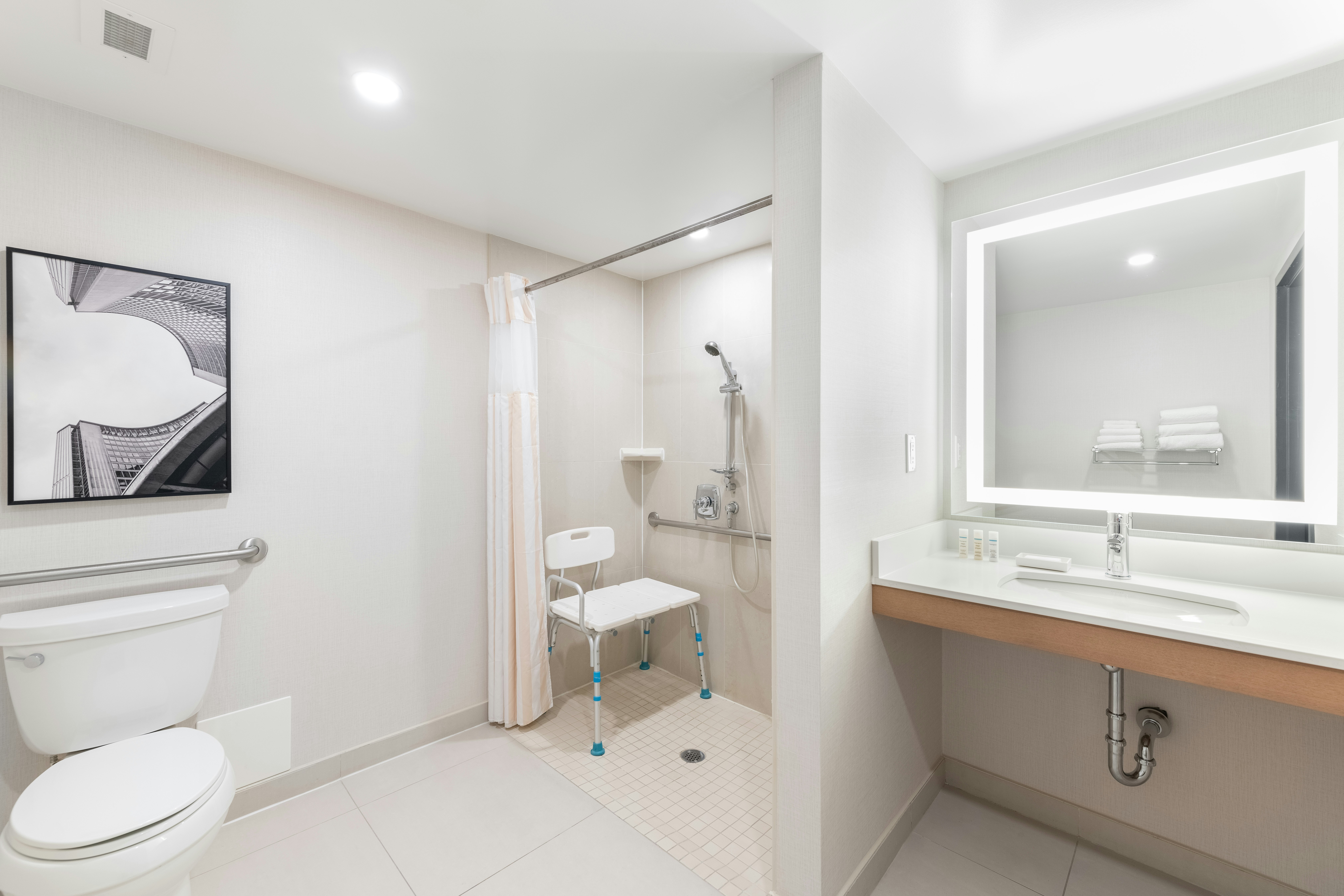 Evolution, King Bed, Accessible