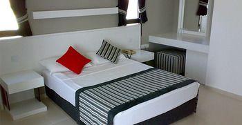 Ladin Hotel 7/18