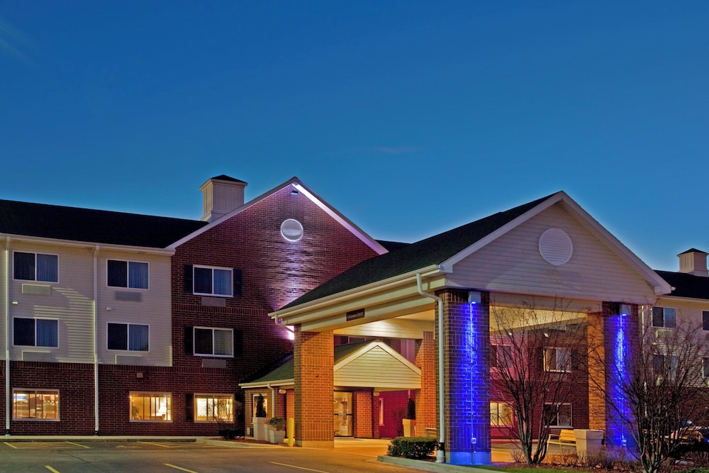 Holiday Inn Express Chicago Nw-Vernon Hills 3/50