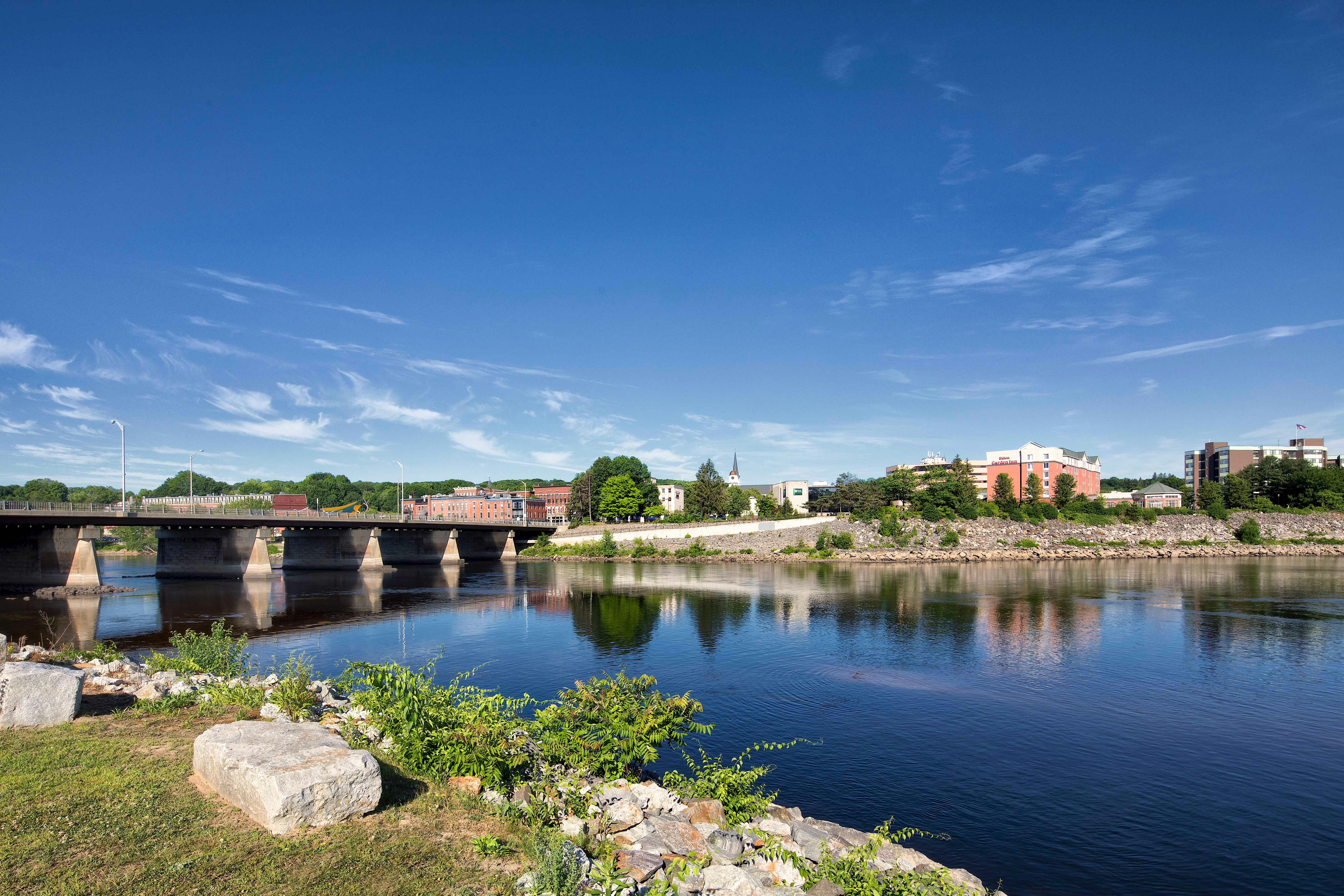 Hilton Garden Inn Auburn Riverwatch 46/50