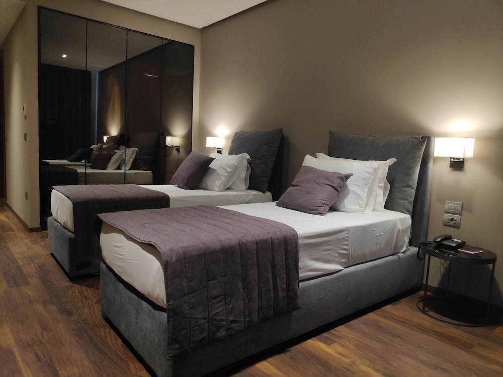 STANDARD, DOUBLE OR TWIN BED