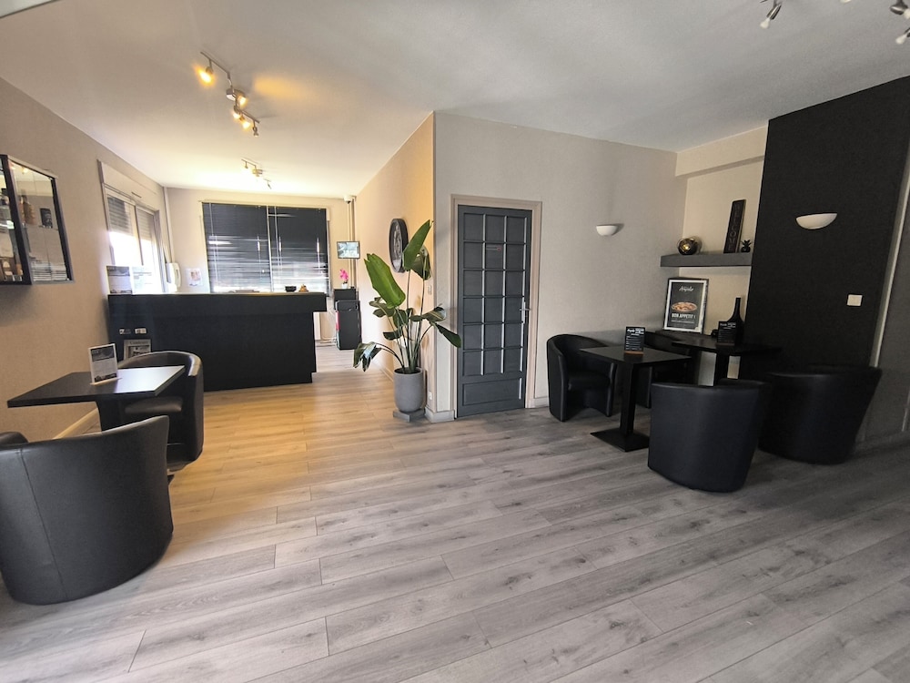 Adonis Lyon Est Hotel Artys 8/40