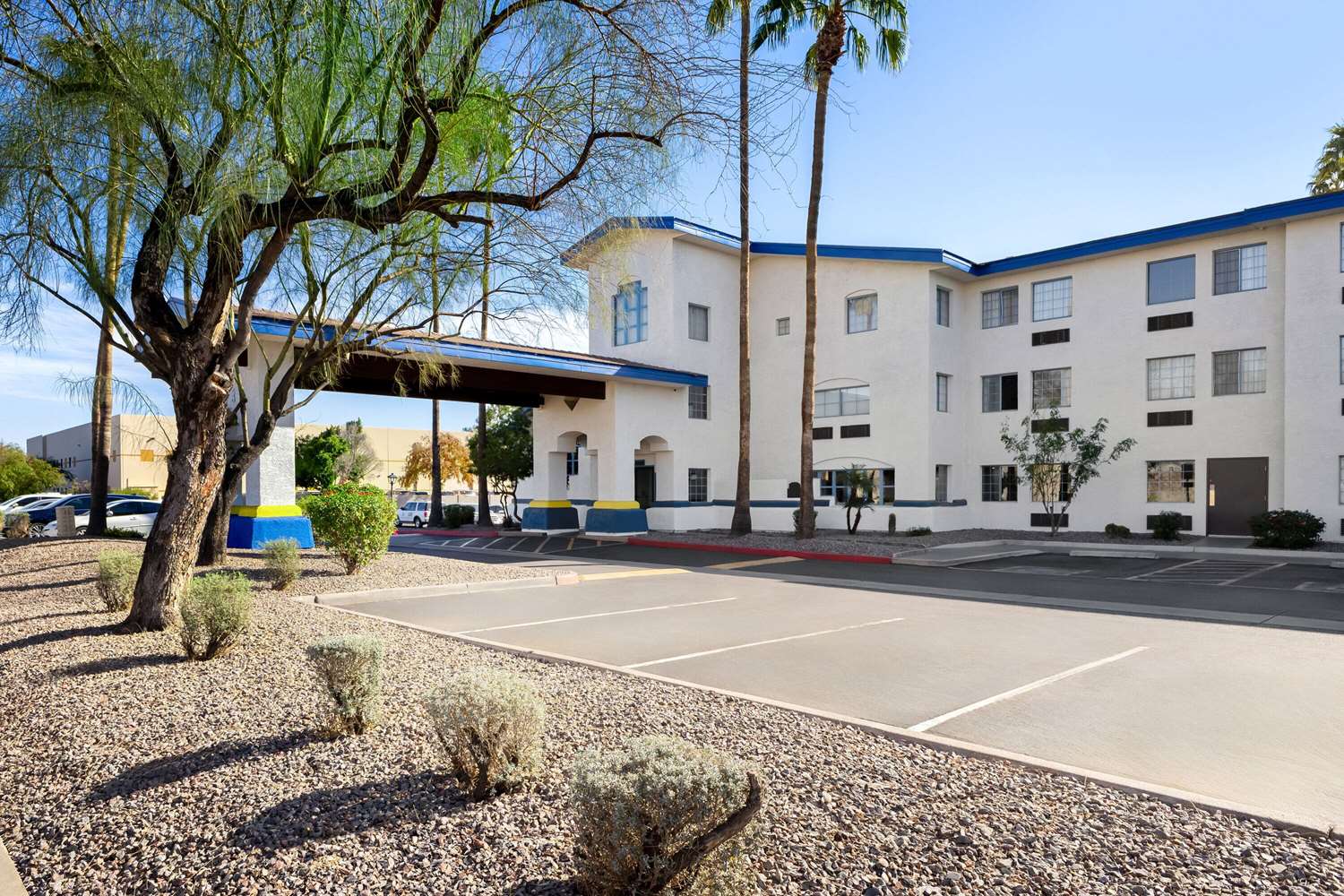Days Inn & Suites by Wyndham Mesa Near Phoenix 26/36