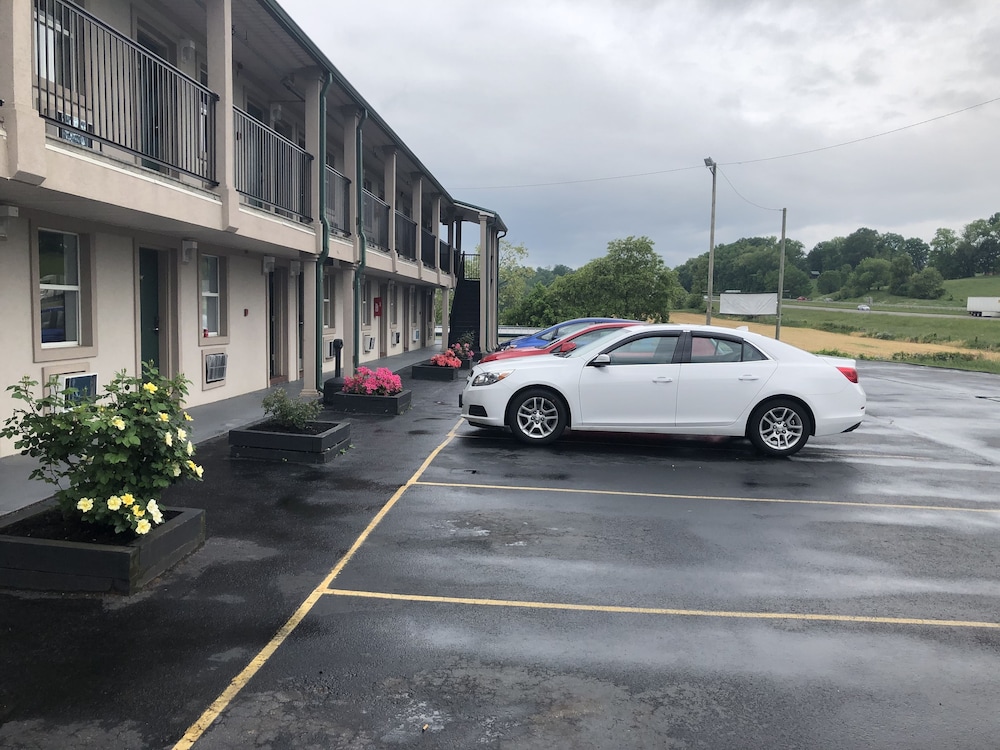 Rodeway Inn Glade Spring 19/24