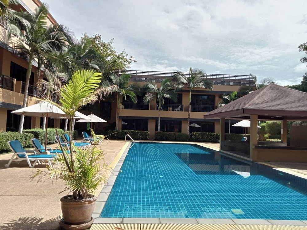 Nai Yang Beach Hotel 19/23