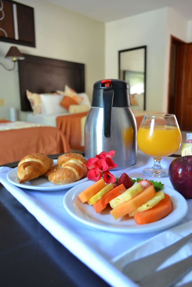 Hotel Maria Isabel 55/69