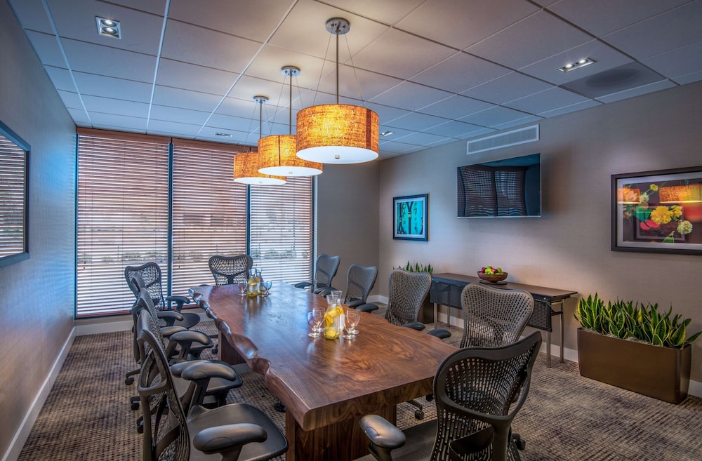 Hilton Garden Inn Reagan National Airport 66/72