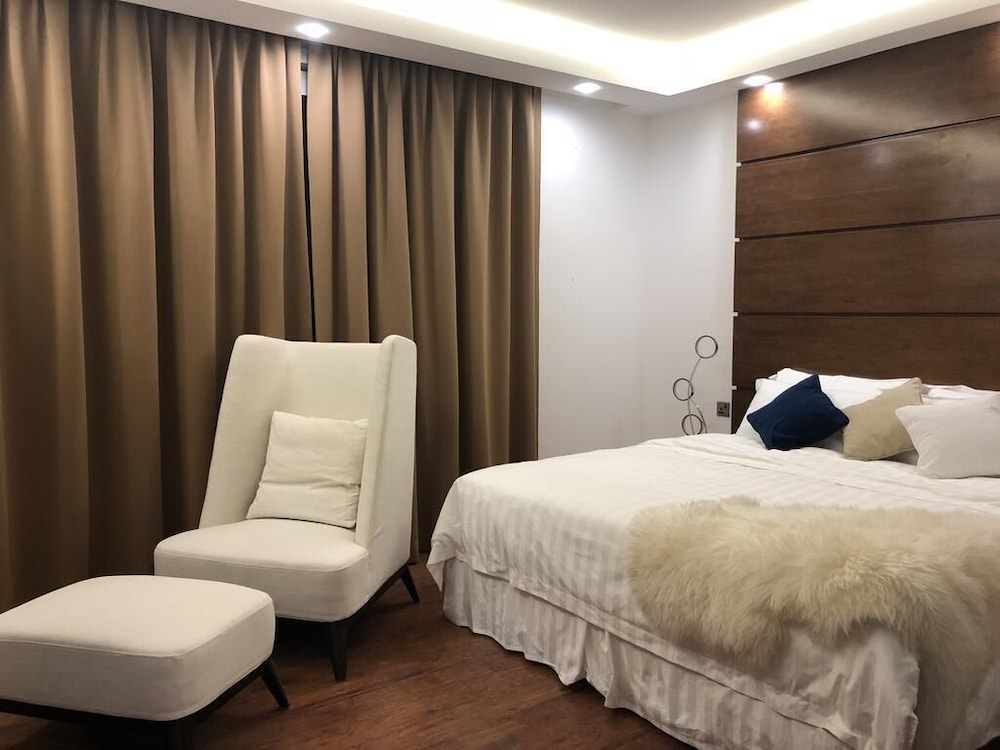 Saxophone Suites 10/50