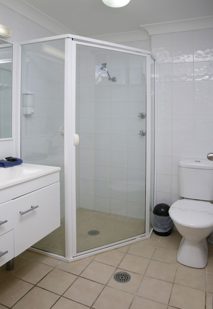 ASTON MOTEL YAMBA 52/57
