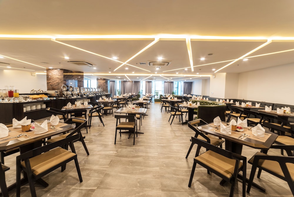 Majestic Premium Hotel 61/70