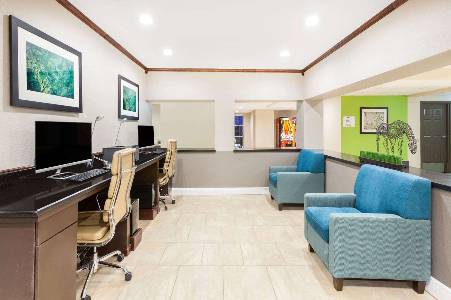 Baymont by Wyndham Midland Center 25/27