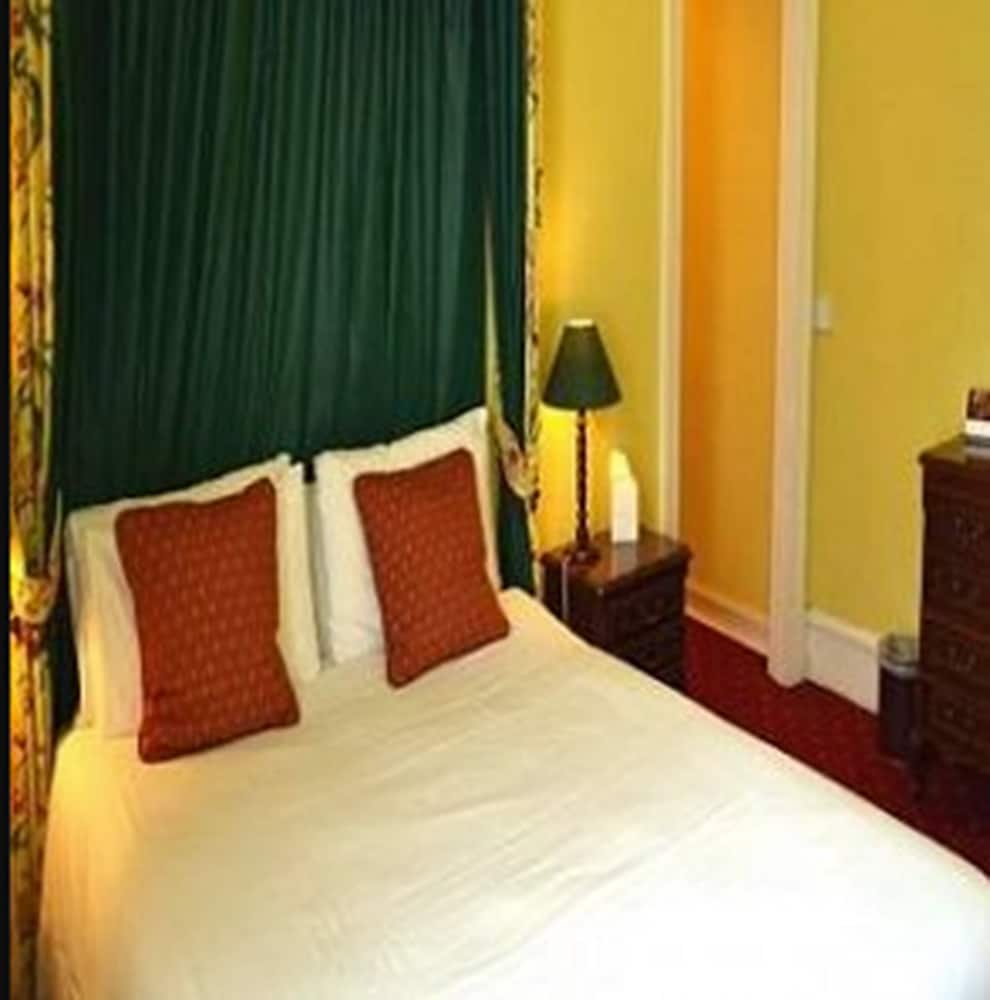 Tulloch Castle Hotel 30/67