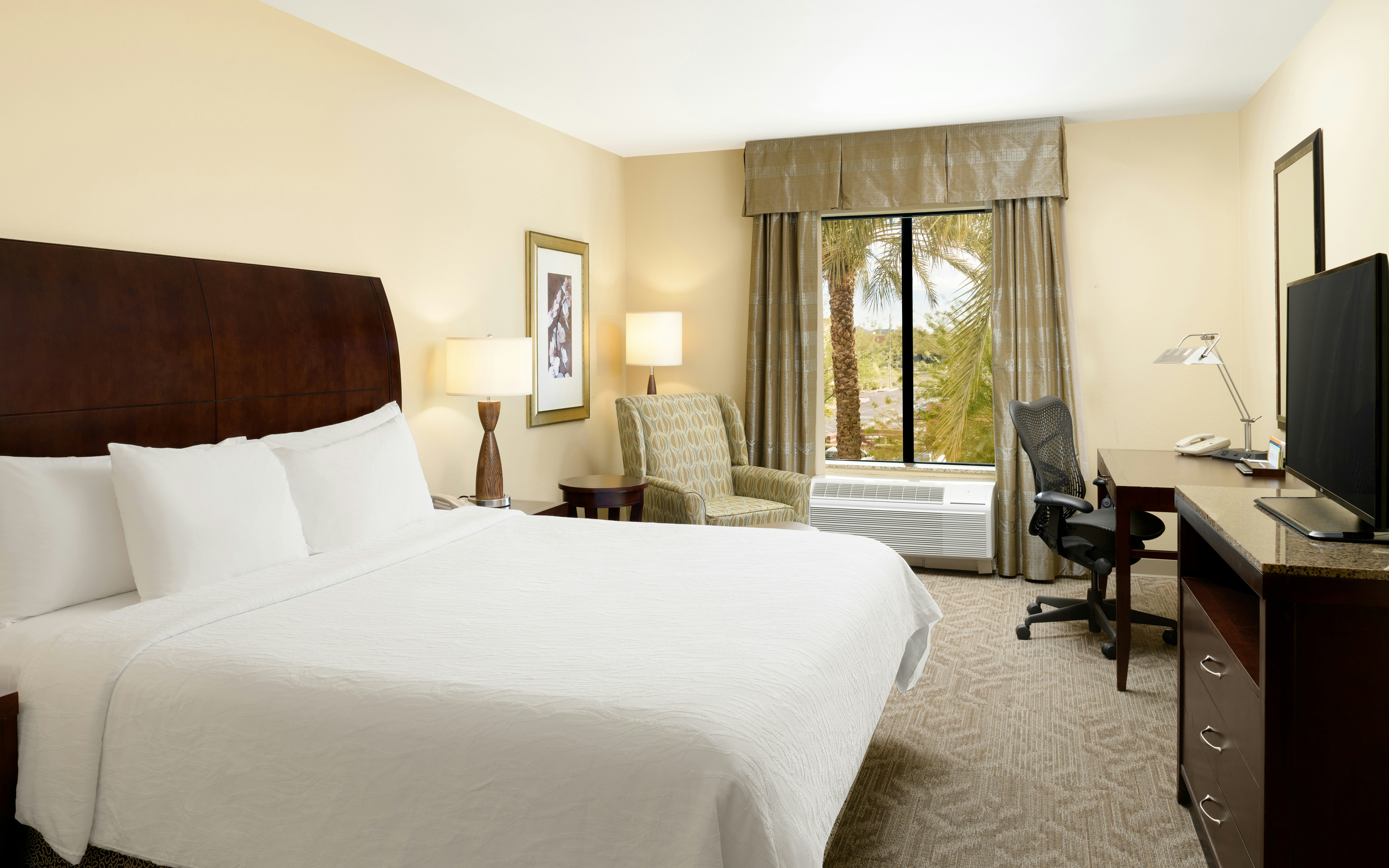 ROOM, KING BED