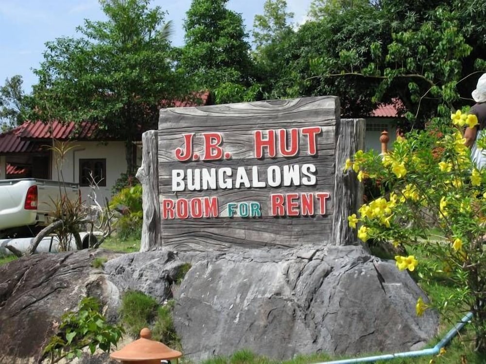 J.B Hut Bungalow 15/59
