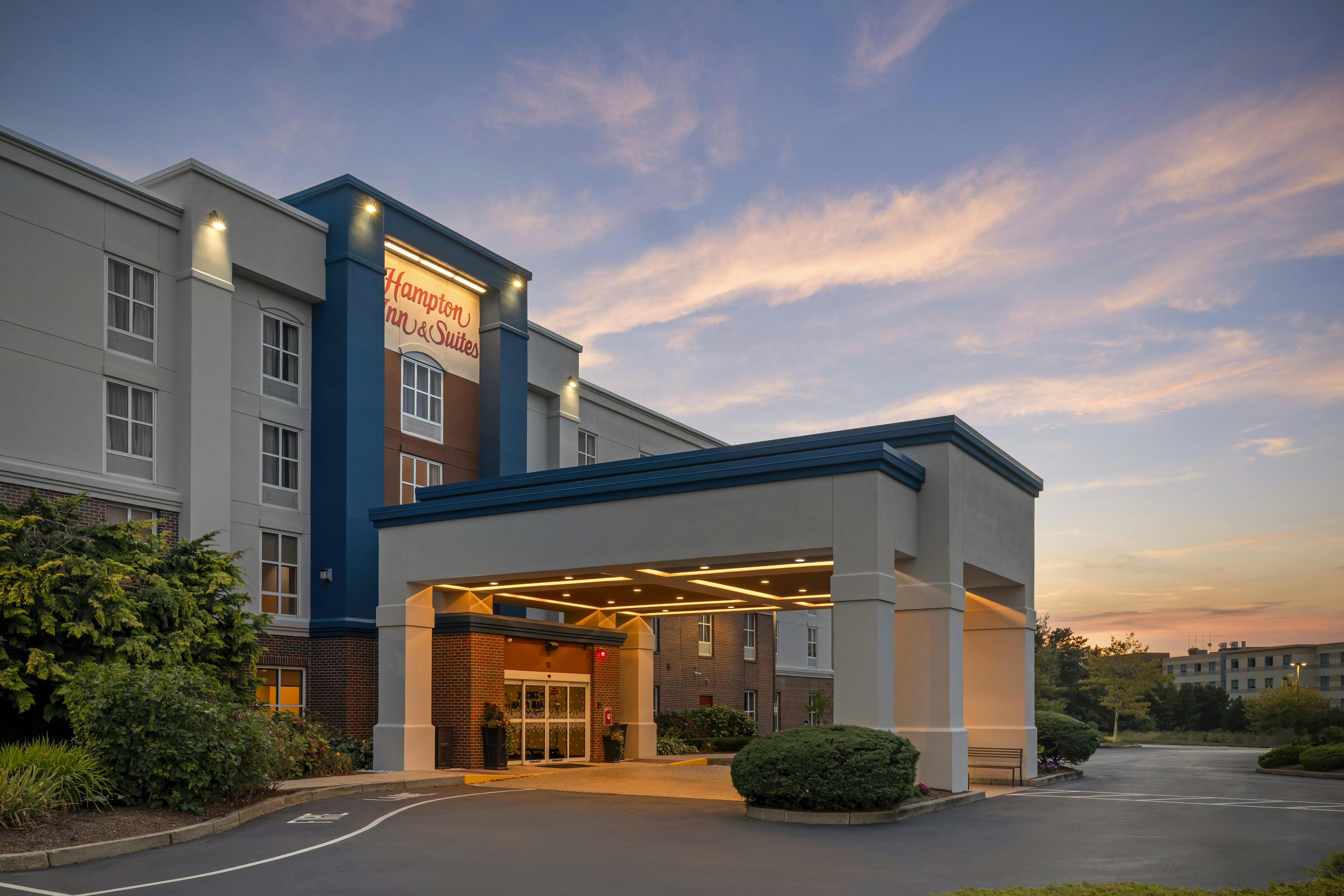 Hampton Inn & Suites Plymouth 25/25