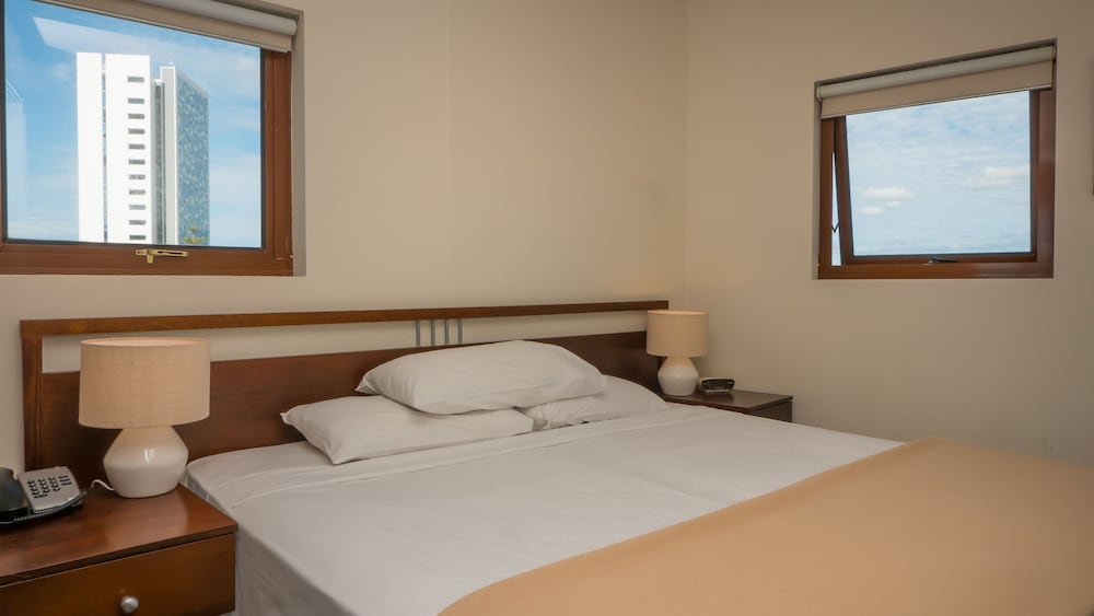 Broadbeach Savannah Hotel And Resort 32/80