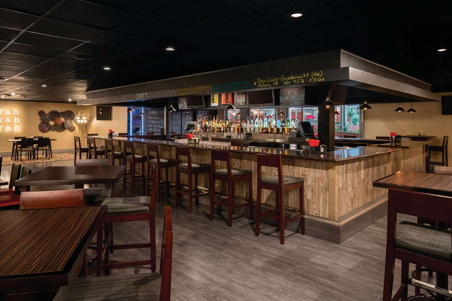 Ramada By Wyndham Indiana 24/32