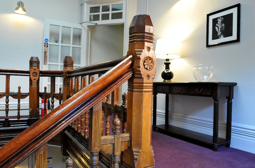 The Royal Hotel Crewe, A BRILLIANT Collection, Powered by OYO 11/47