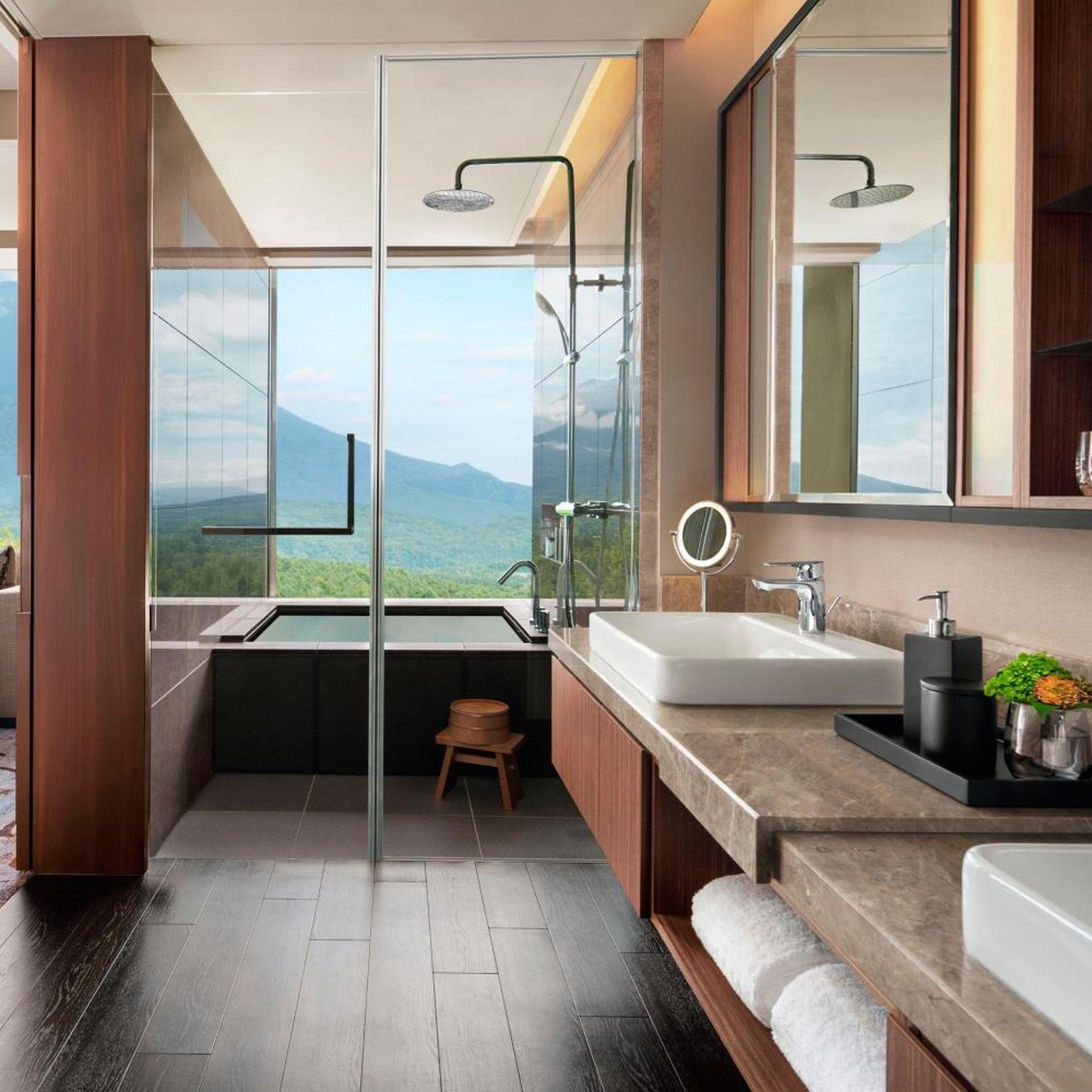 غرفة بسرير كينج، Higashiyama Niseko Village, a Ritz-Carlton Reserve 5/6