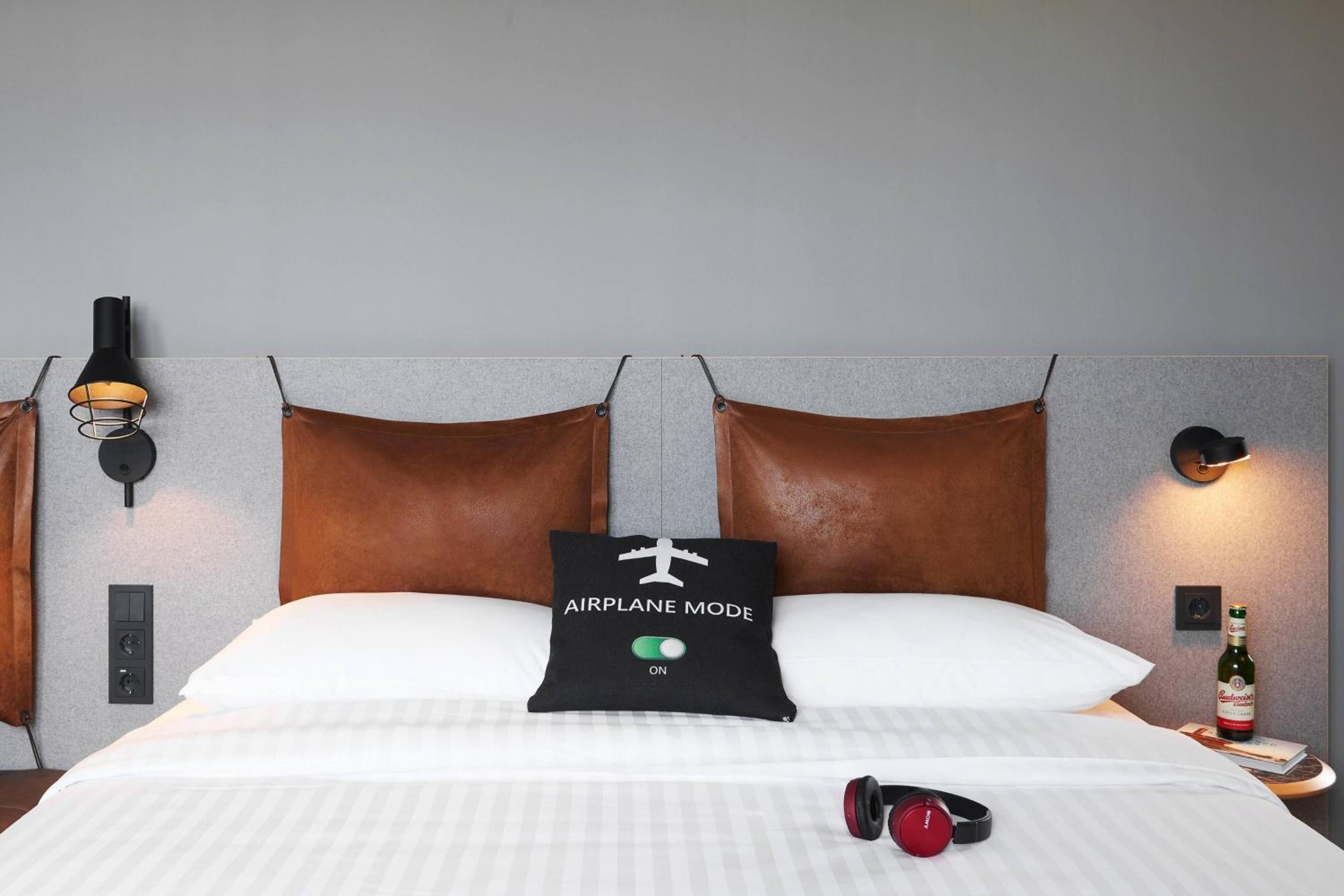 Room at Moxy Cologne Bonn Airport, COLOGNE - KOELN