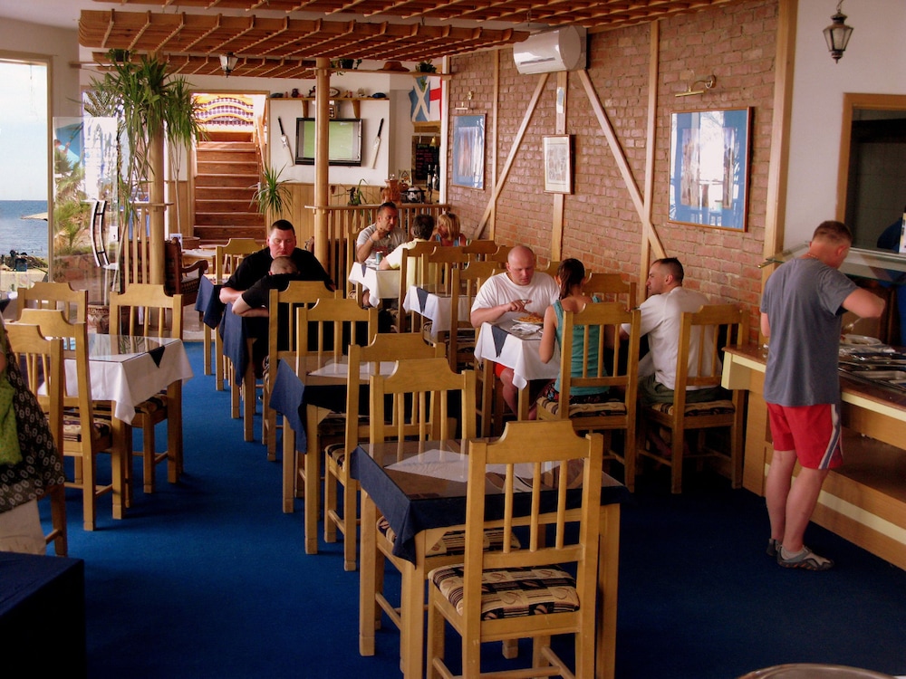 Red Sea Relax 18/37