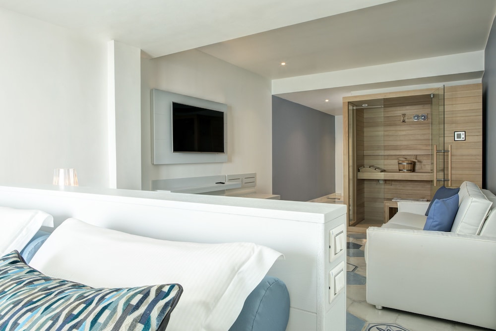 Junior, Double Bed, Sofa, Sauna