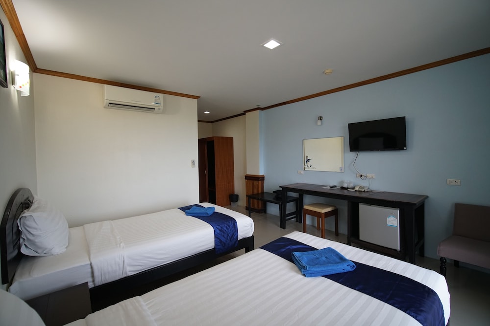 Sea Mountain Khanom Hotel 6/49