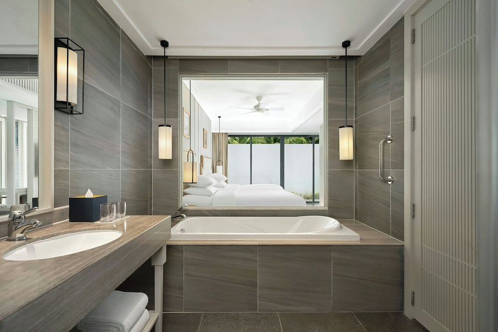 فيلا بسريرين مزدوجين بإطلالة على البحر بـ3 غرف نوم بمسبح خاص، Renaissance Hoi An Resort & Spa 6/10