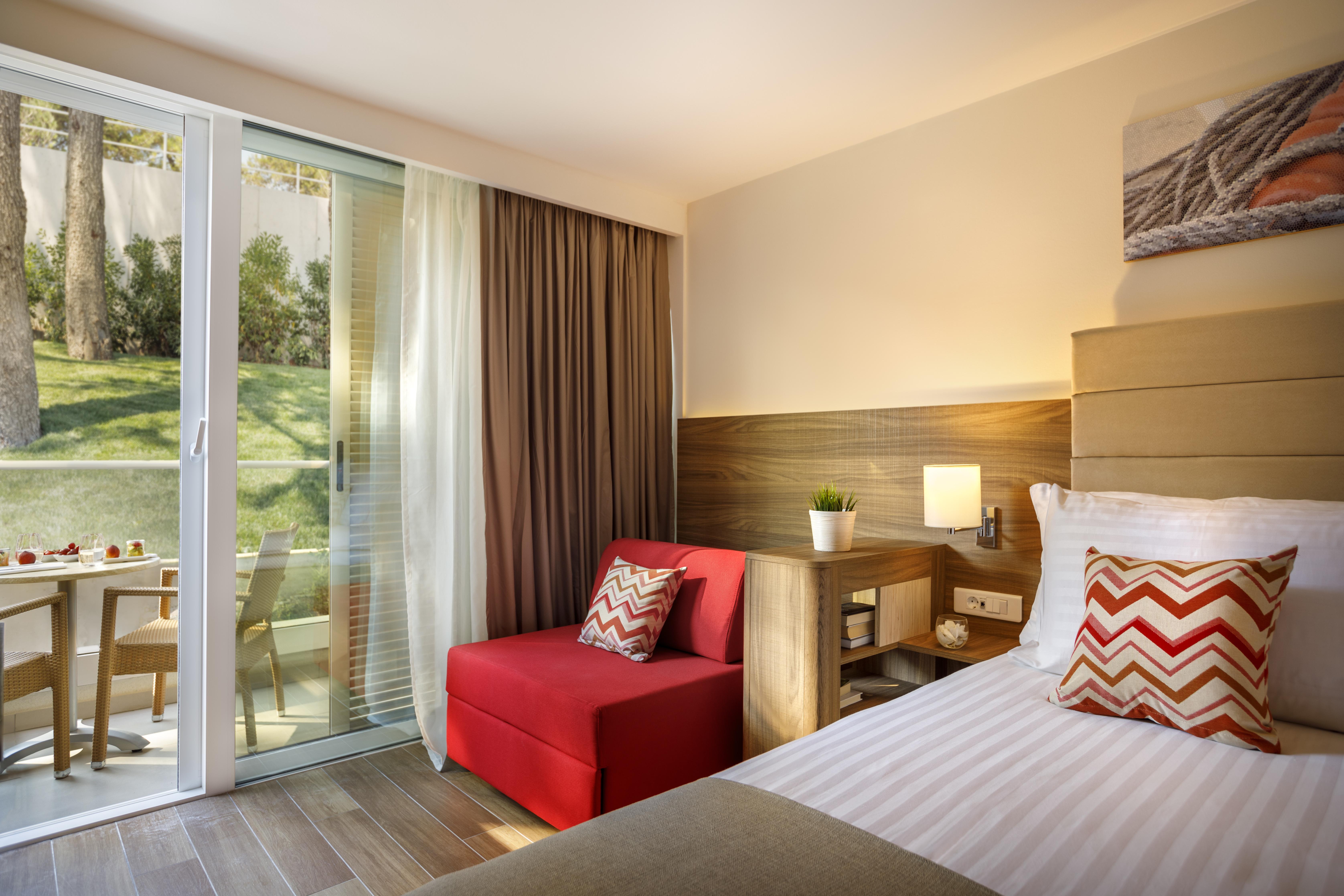 Room, Triple, Balcony or Terrace