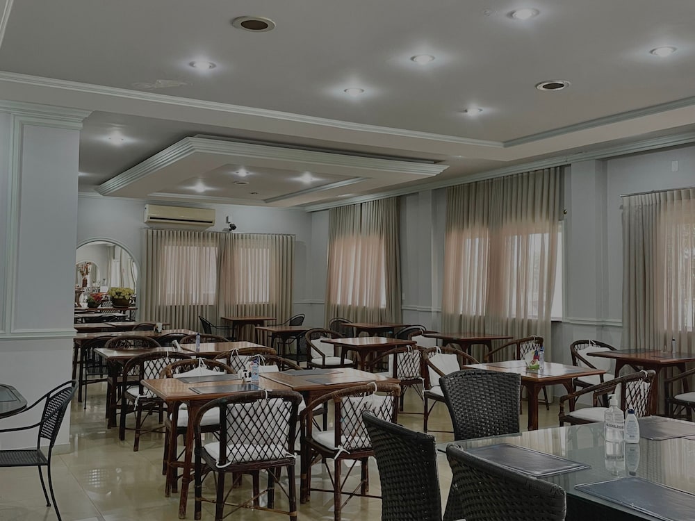 BANDEIRANTE PANTANAL HOTEL 32/48