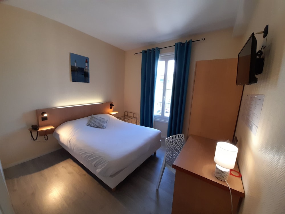 Sorti P Tit Dej Hotel Saintes 22/50