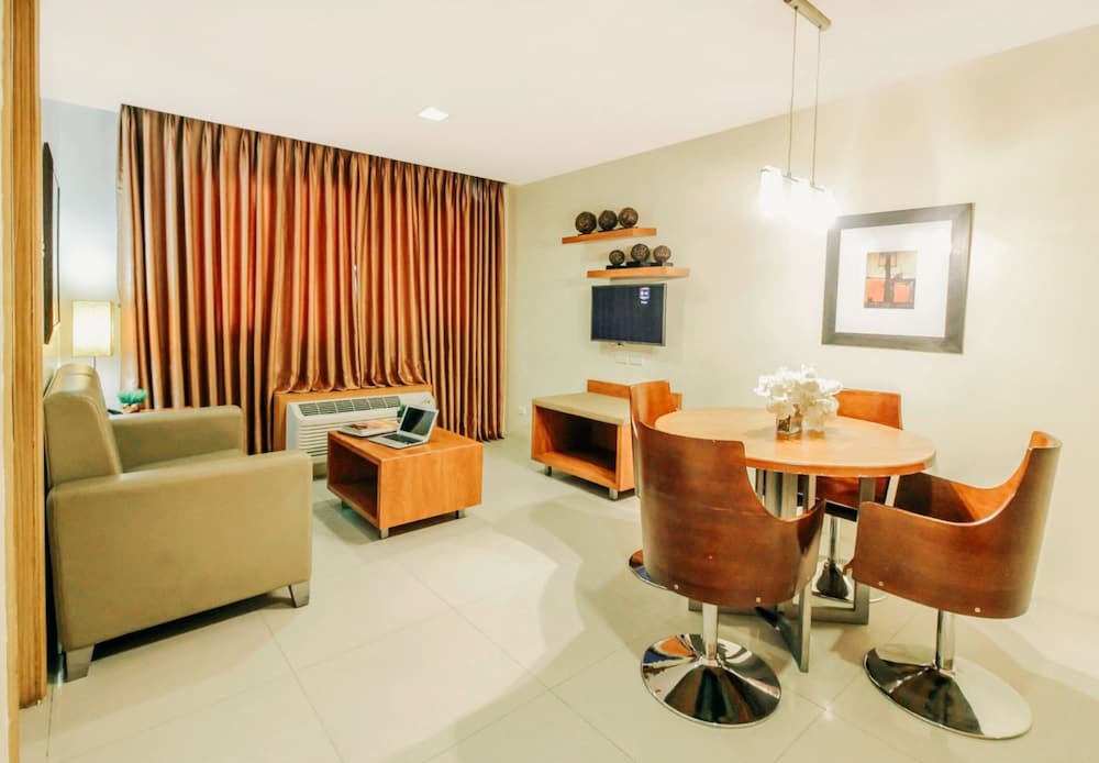 Greenhills Elan Hotel Modern 46/56