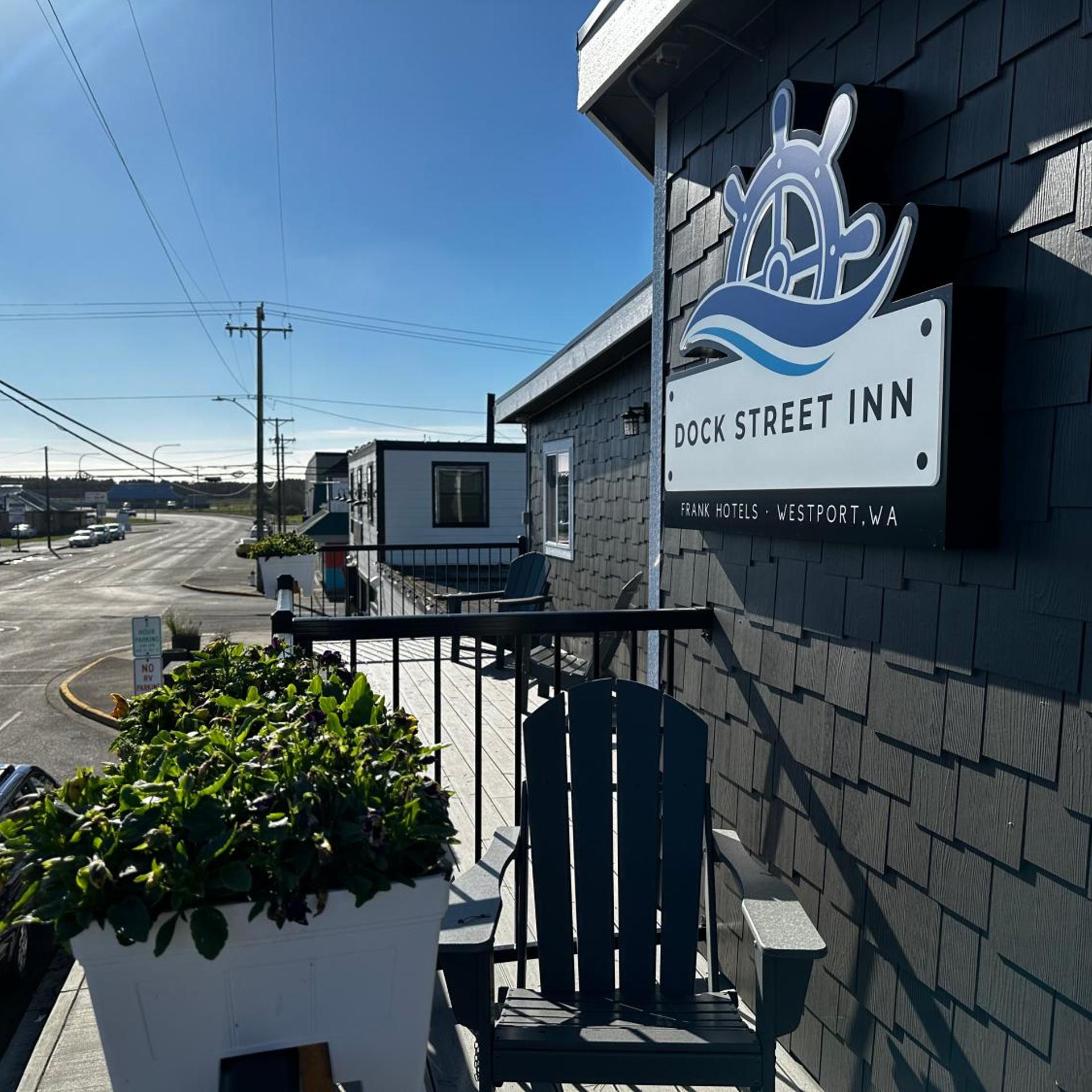 Dock Street Inn 4/50